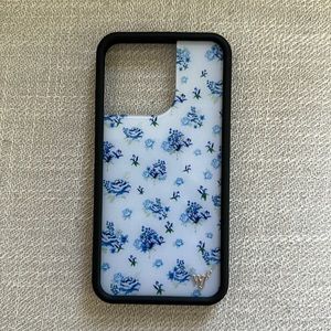 iphone 13 pro wildflower case